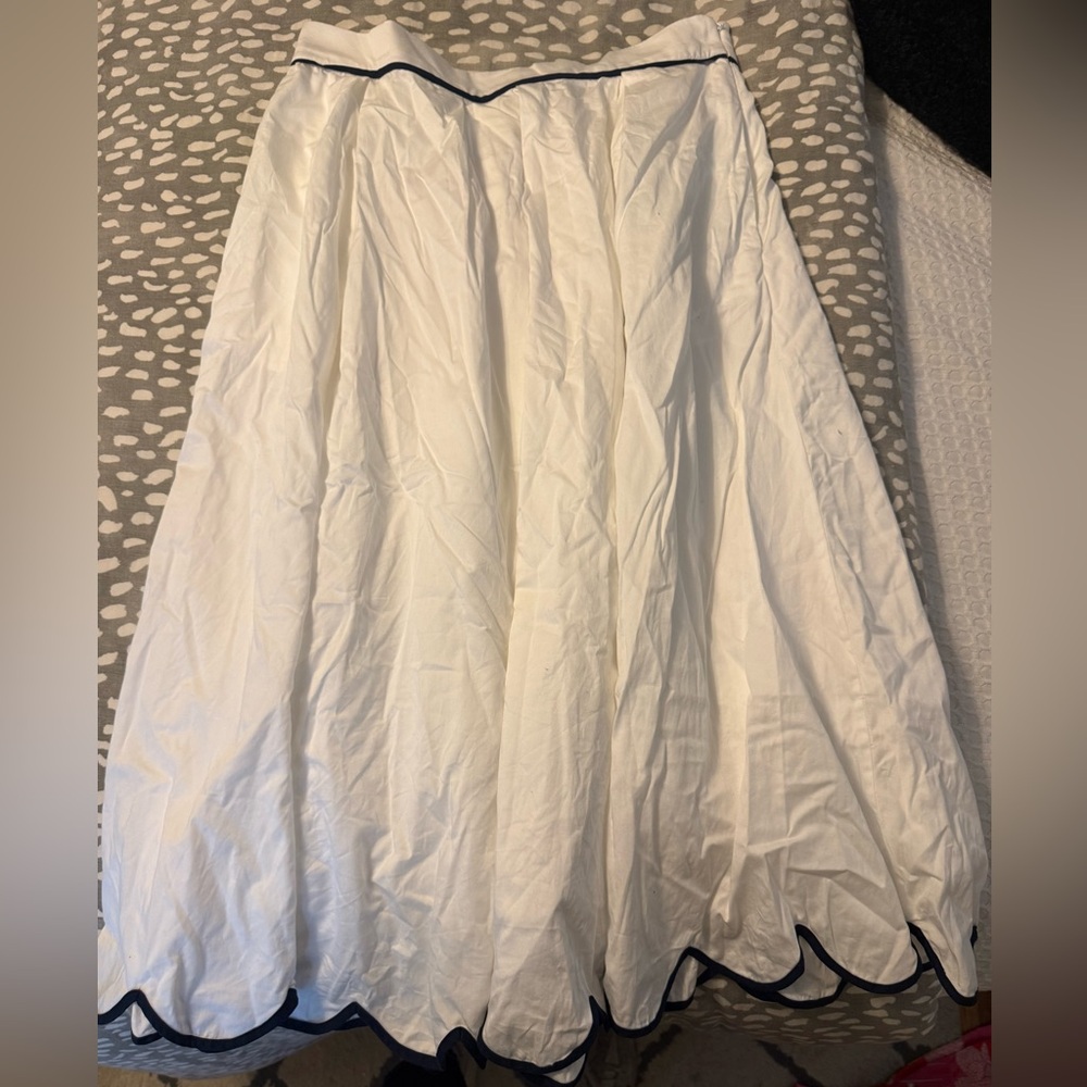 French Connection White Scallop-Trim Matching Set - Picture 3 of 5